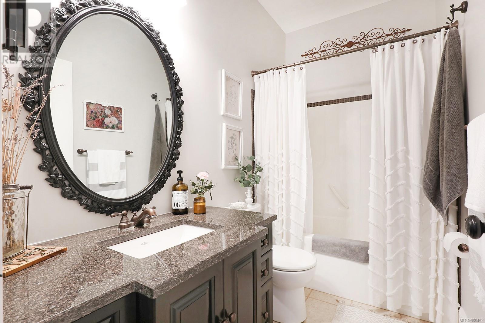 685 Lancaster Way, Comox