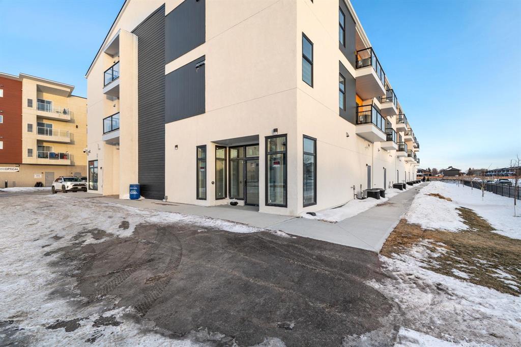 Photo 1 of 101 585 Mandalay Drive, Winnipeg MB