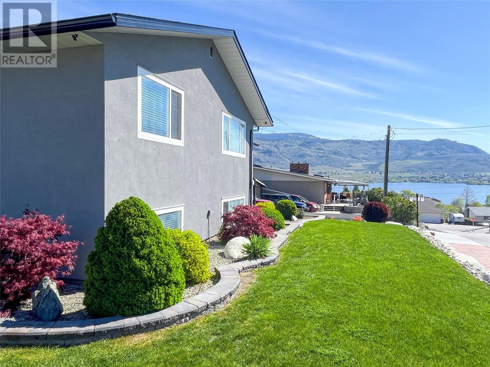 9106 Hummingbird Lane, Osoyoos