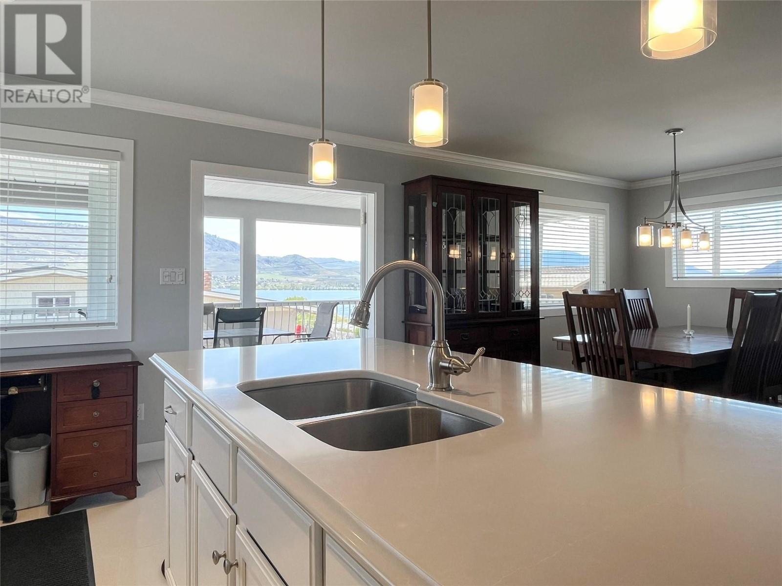 9106 Hummingbird Lane, Osoyoos