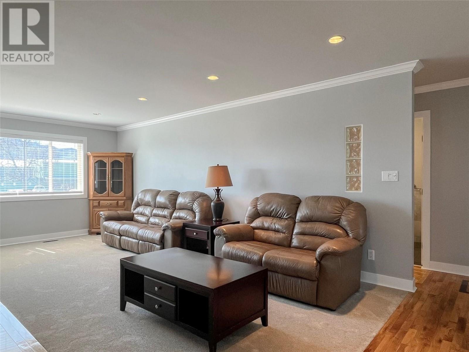 9106 Hummingbird Lane, Osoyoos