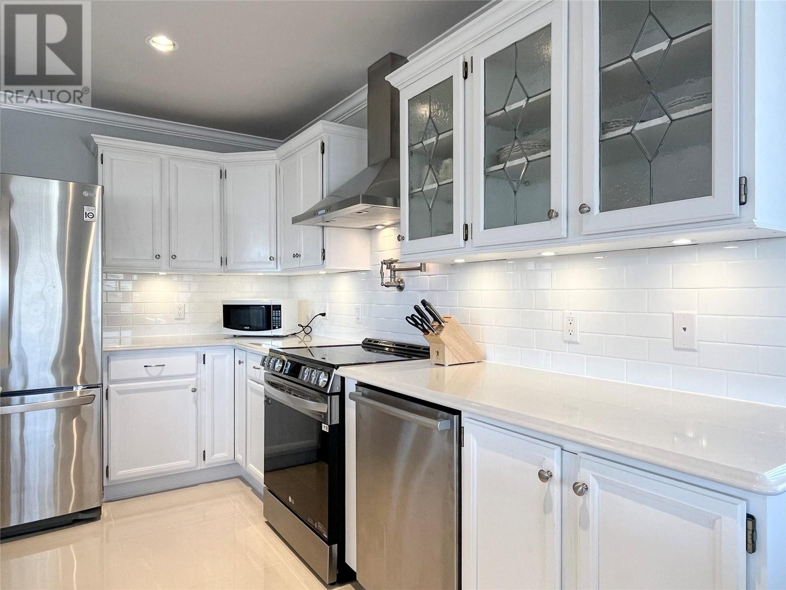 9106 Hummingbird Lane, Osoyoos