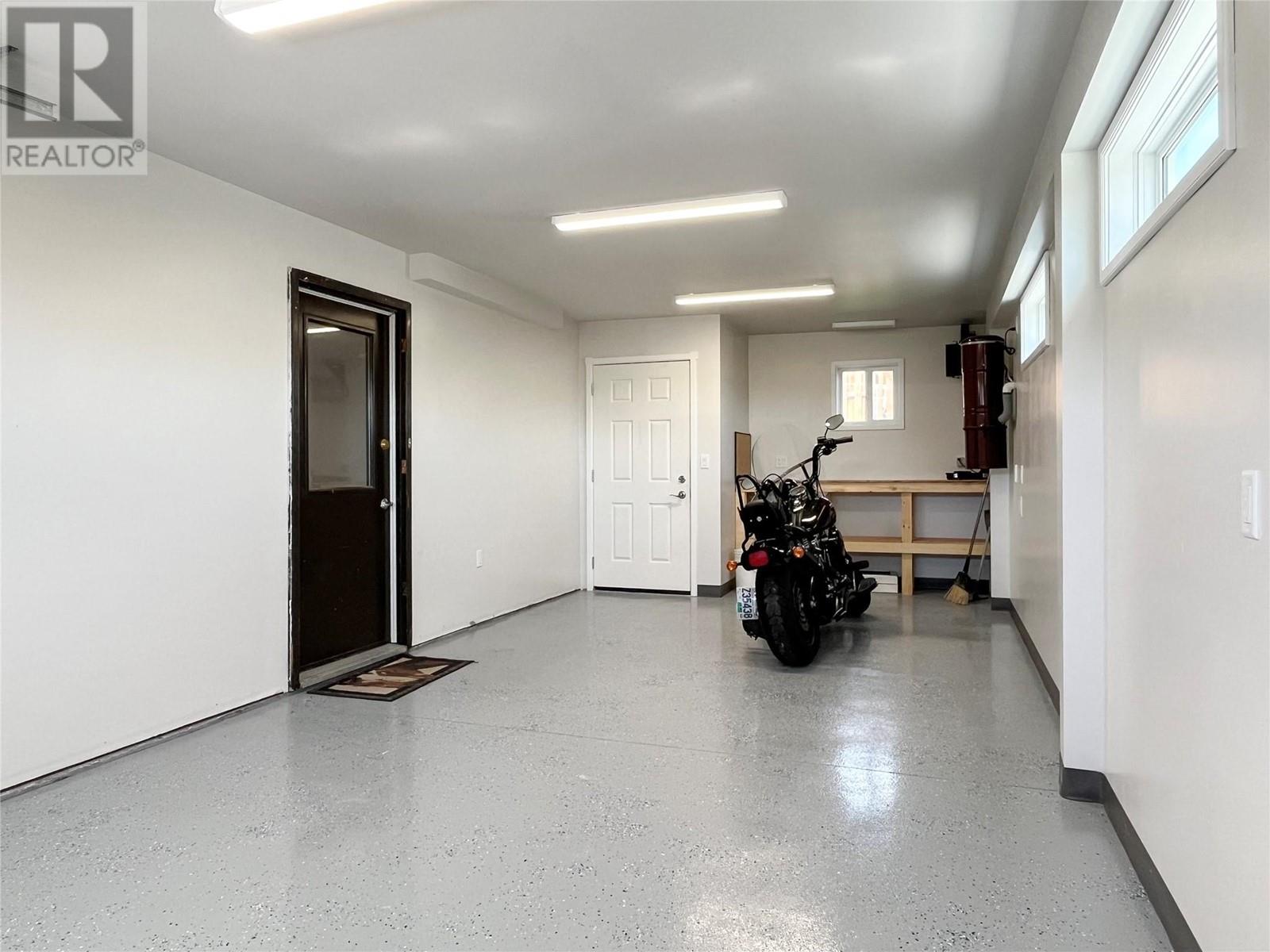 9106 Hummingbird Lane, Osoyoos