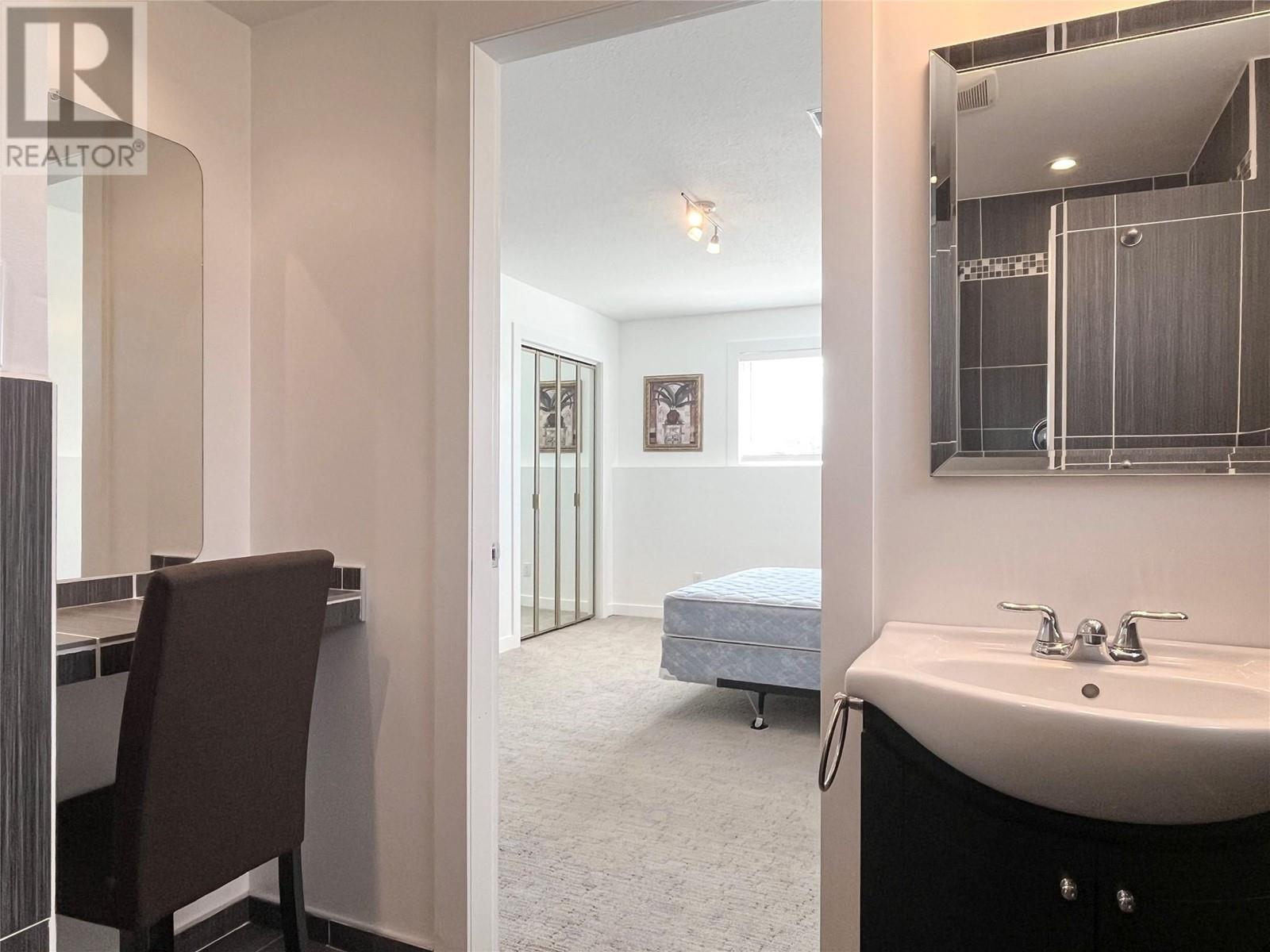 9106 Hummingbird Lane, Osoyoos
