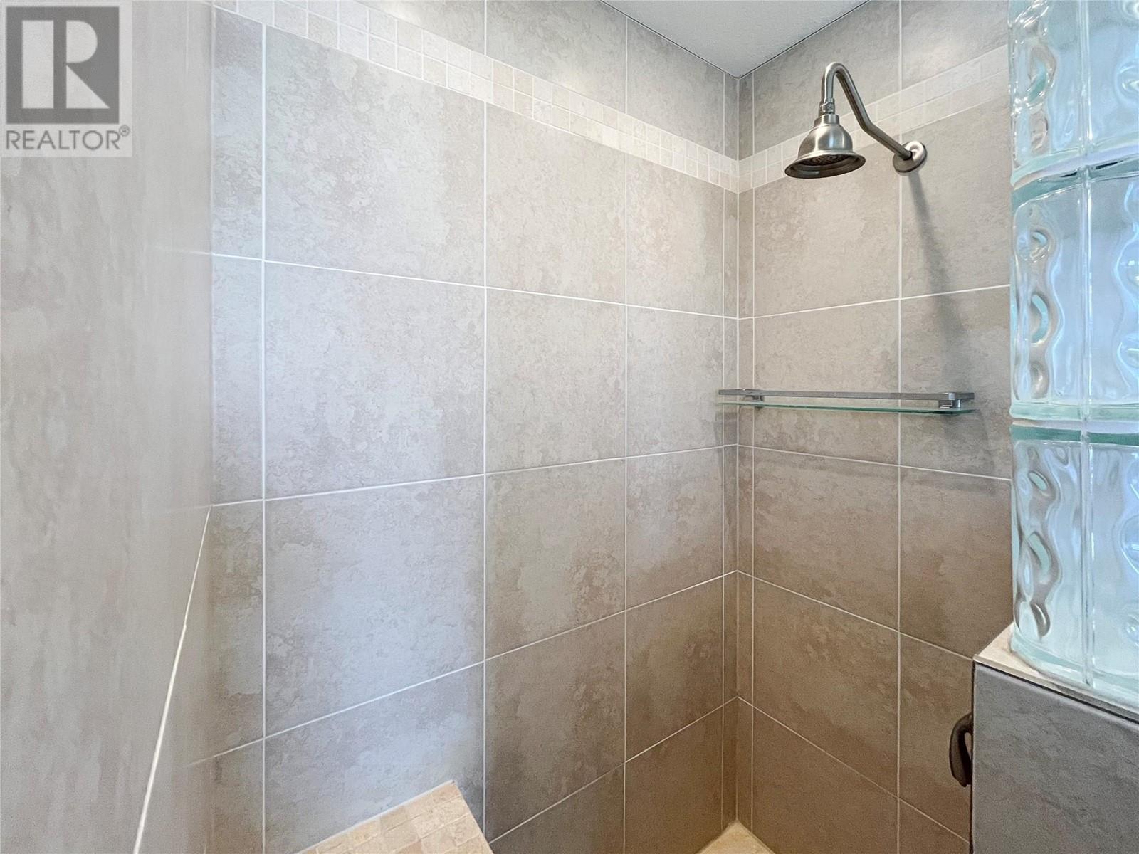 9106 Hummingbird Lane, Osoyoos