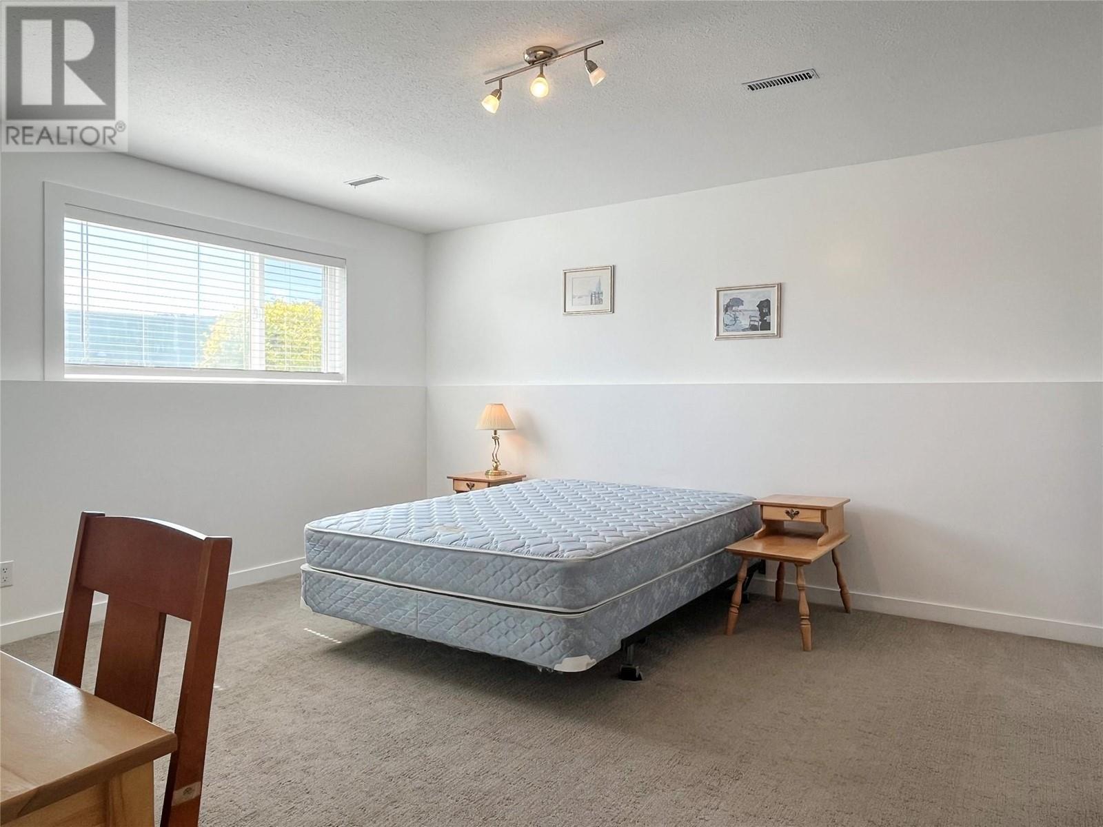 9106 Hummingbird Lane, Osoyoos