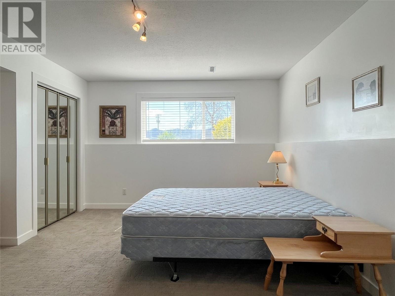 9106 Hummingbird Lane, Osoyoos