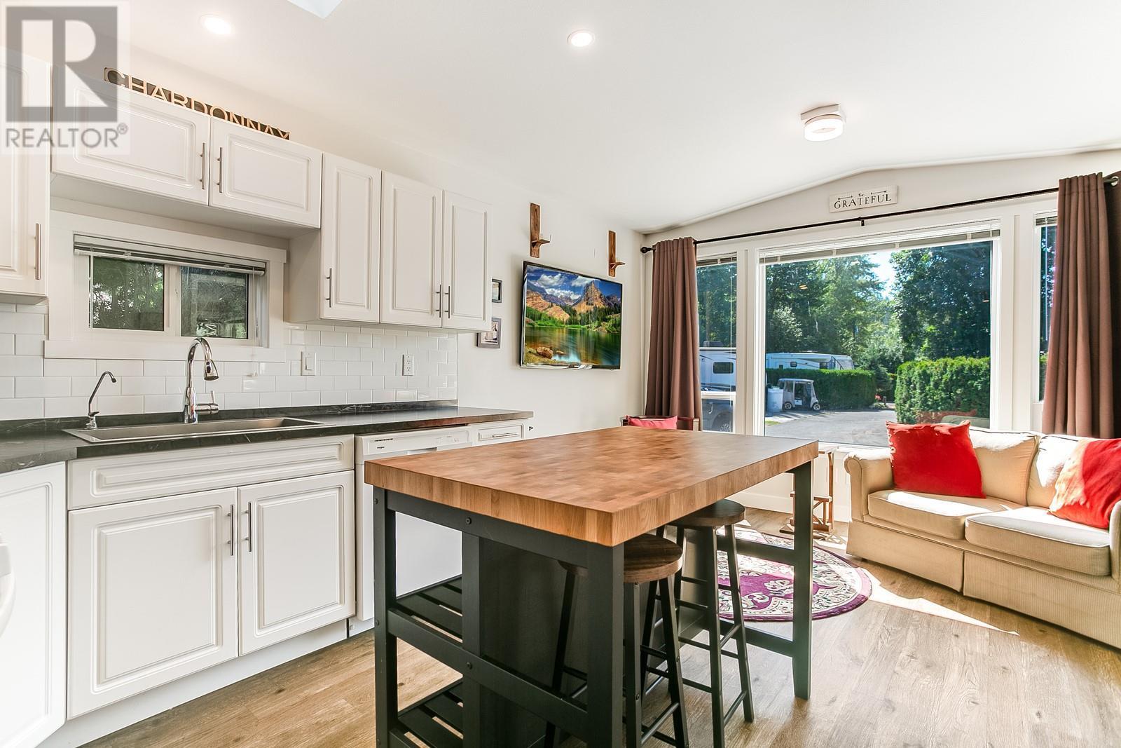458 415 Commonwealth Road, Kelowna
