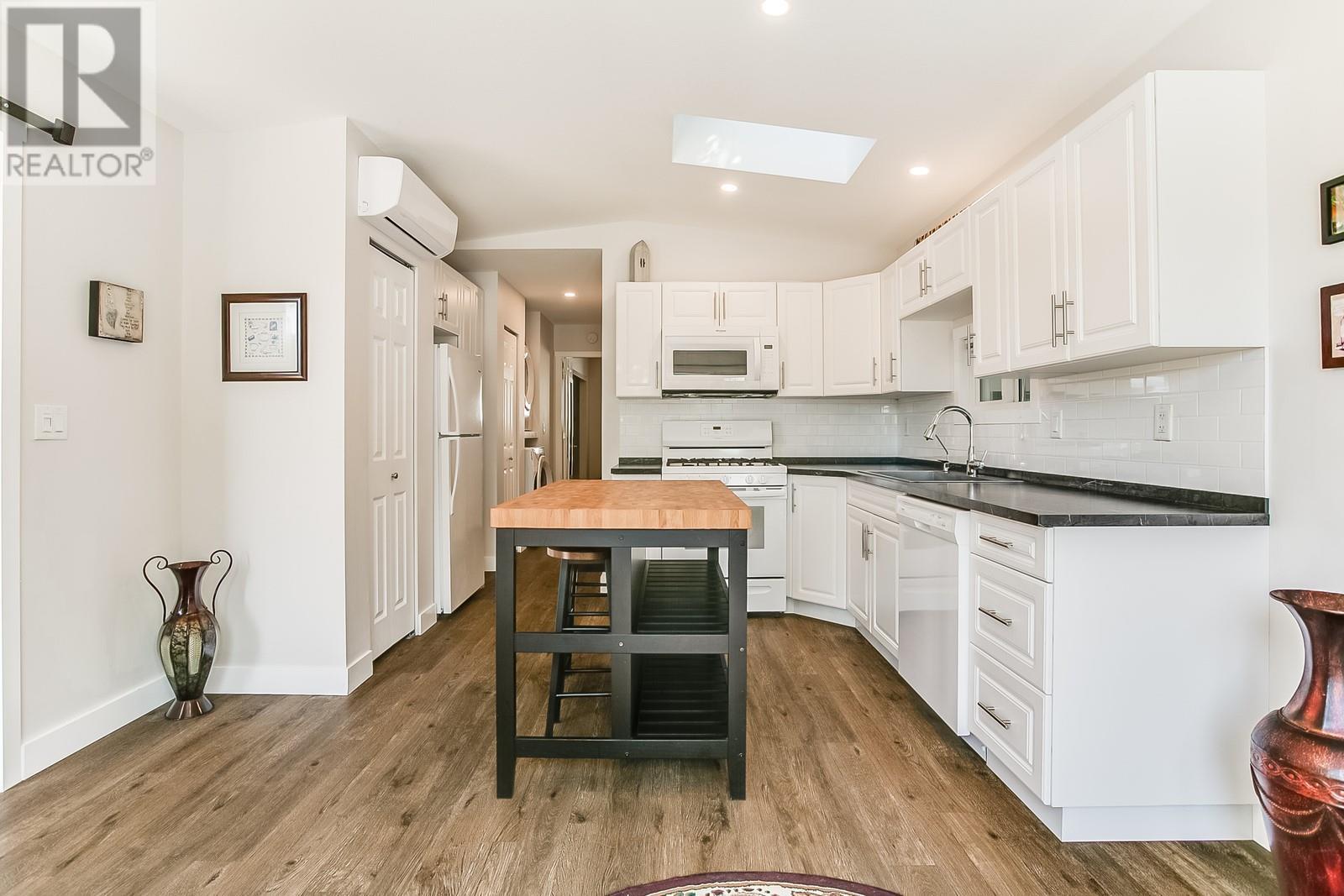 458 415 Commonwealth Road, Kelowna