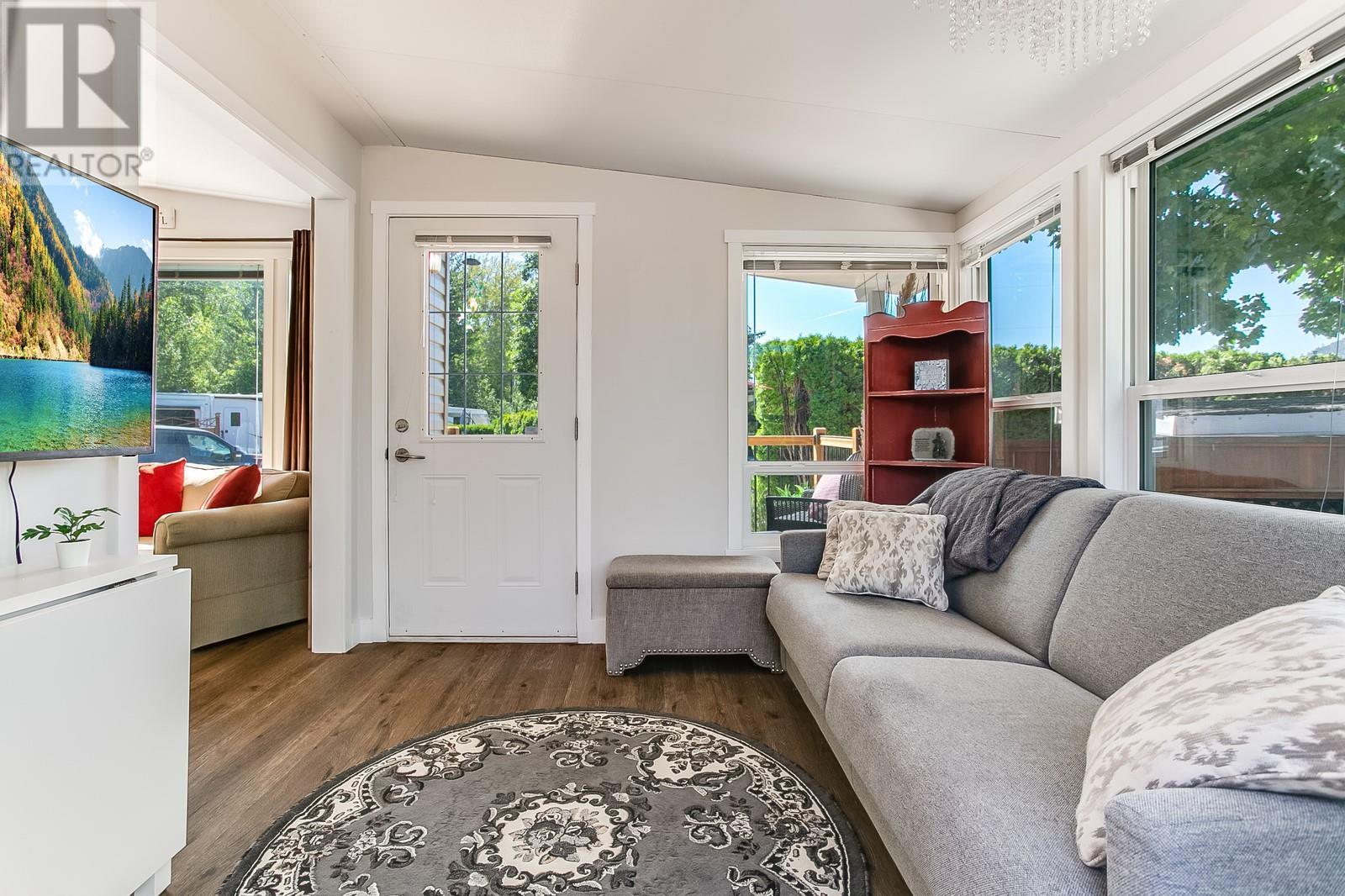 458 415 Commonwealth Road, Kelowna