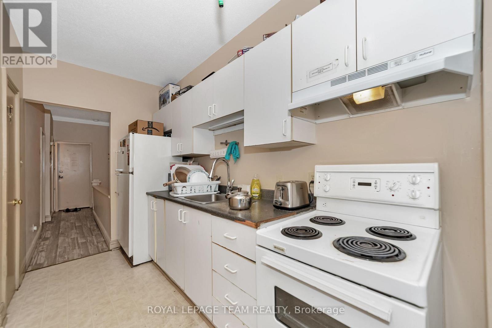 Photo 14 of 21 Raymond Street, Ottawa ON
