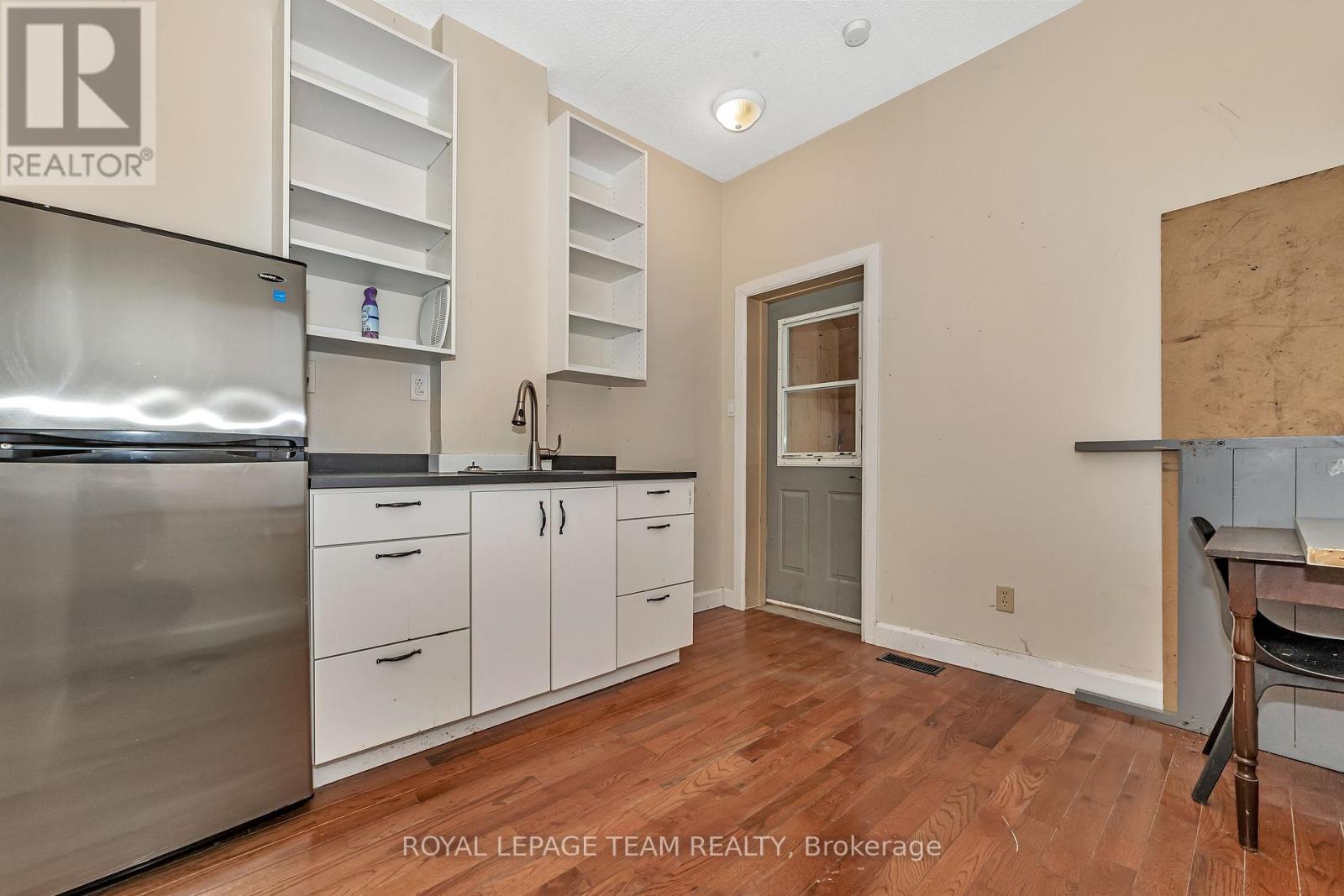 Photo 9 of 21 Raymond Street, Ottawa ON