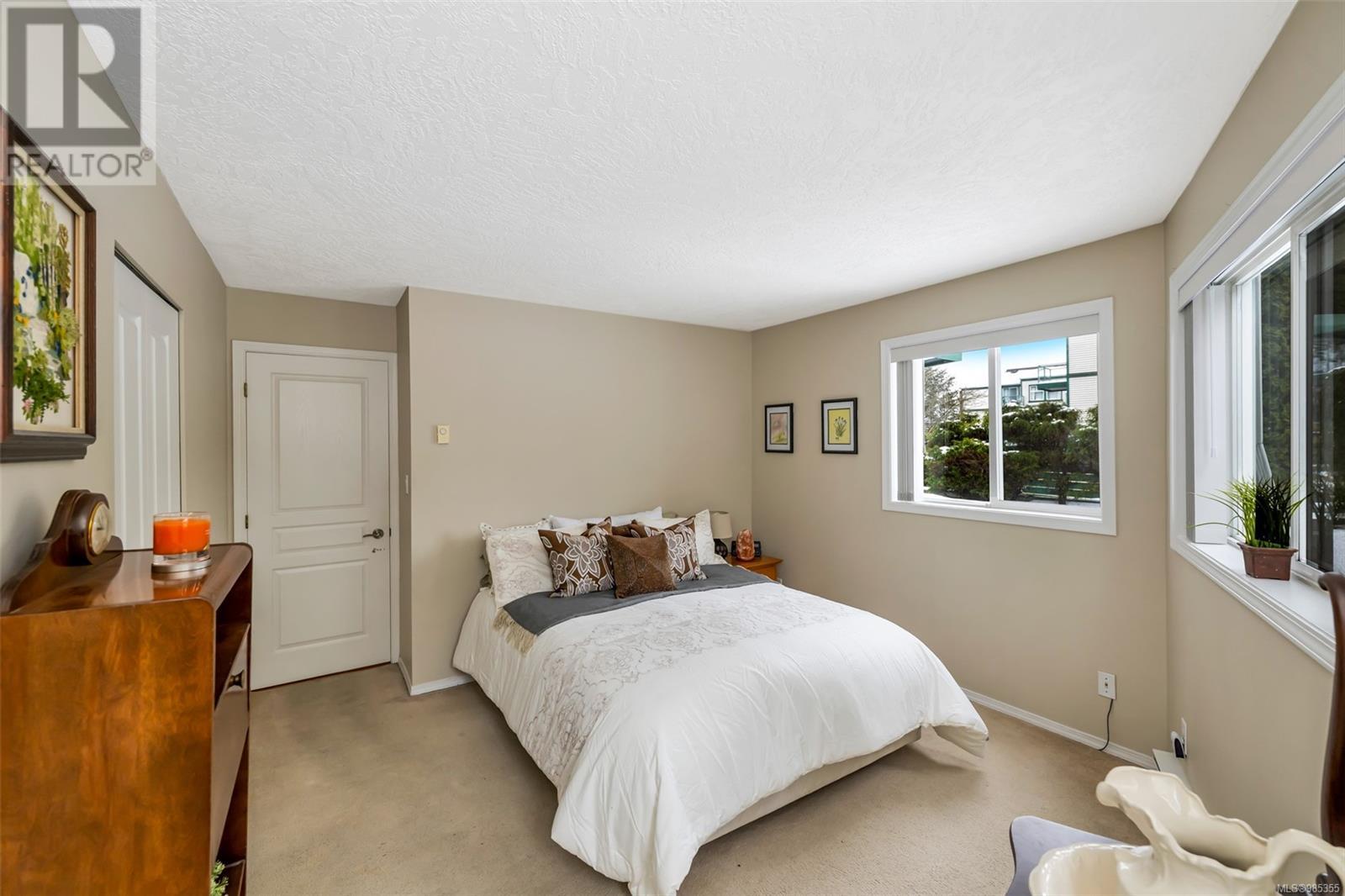 #102 898 VERNON AVE - Image 12