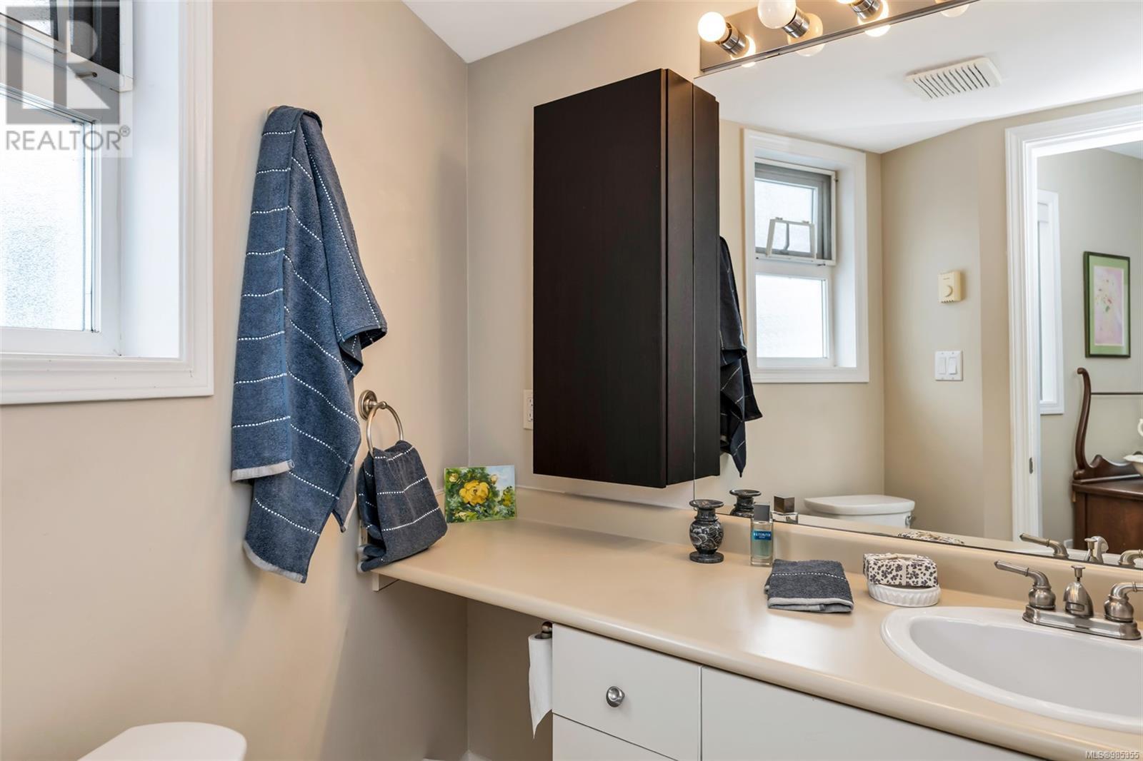 #102 898 VERNON AVE - Image 15
