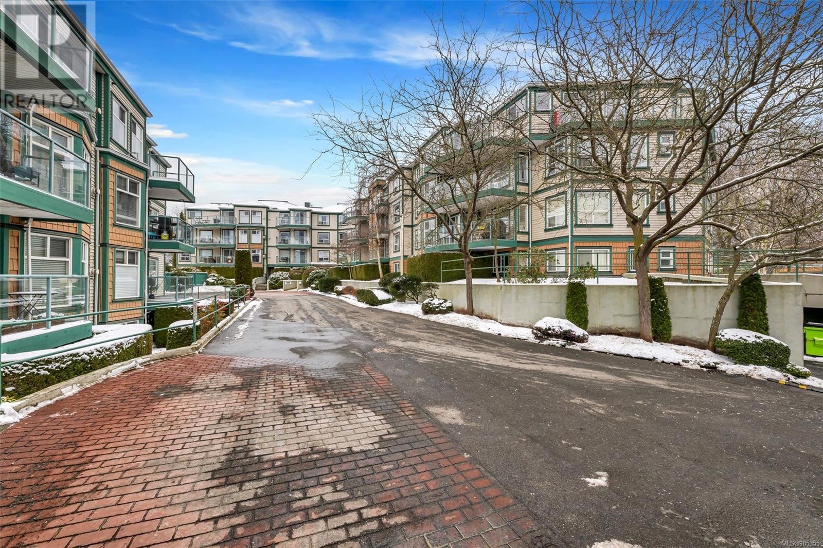 #102 898 VERNON AVE - Image 18