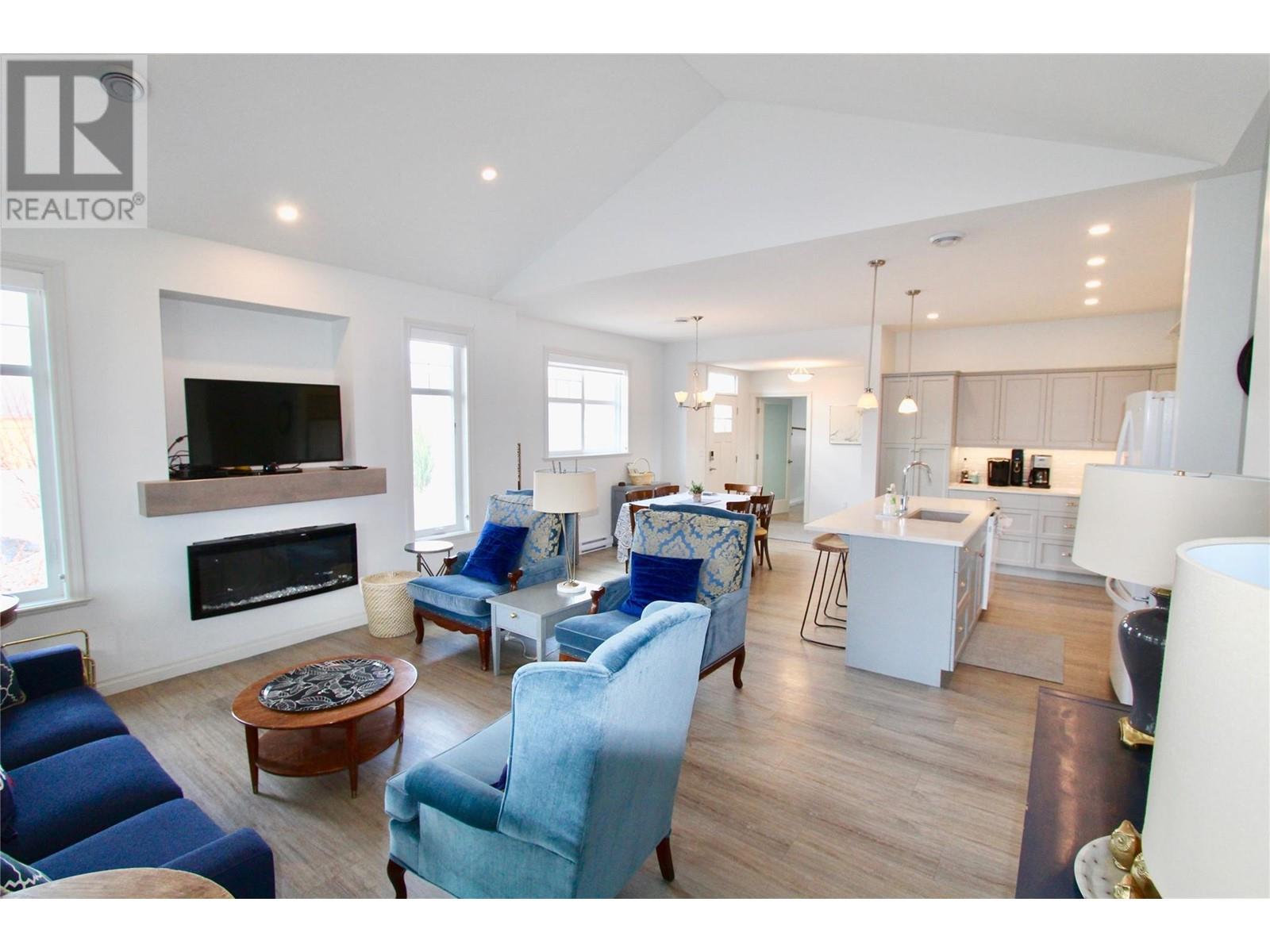 4 2450 Radio Tower Road, Oliver