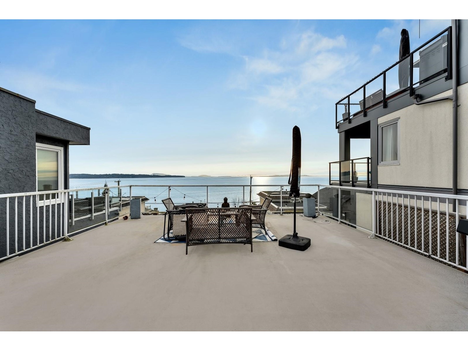 15316 VICTORIA AVENUE, White Rock real estate listing R2964088