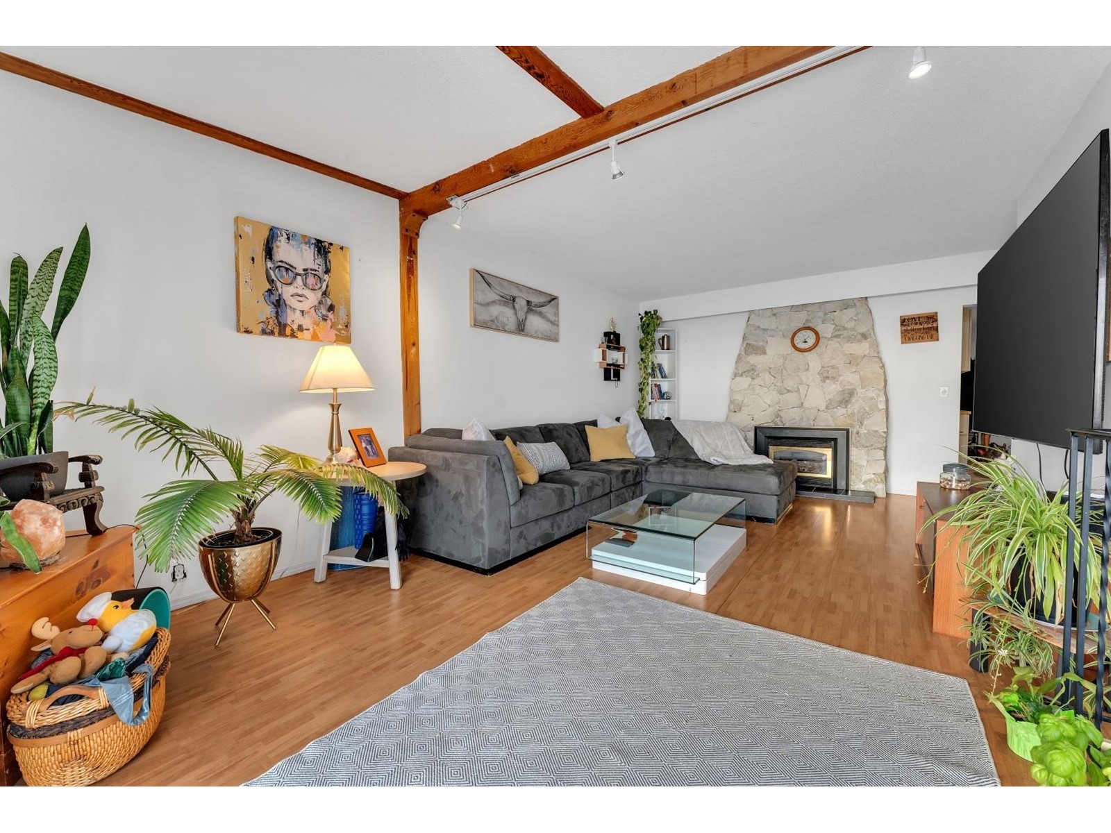 15316 VICTORIA AVENUE, White Rock real estate listing R2964088
