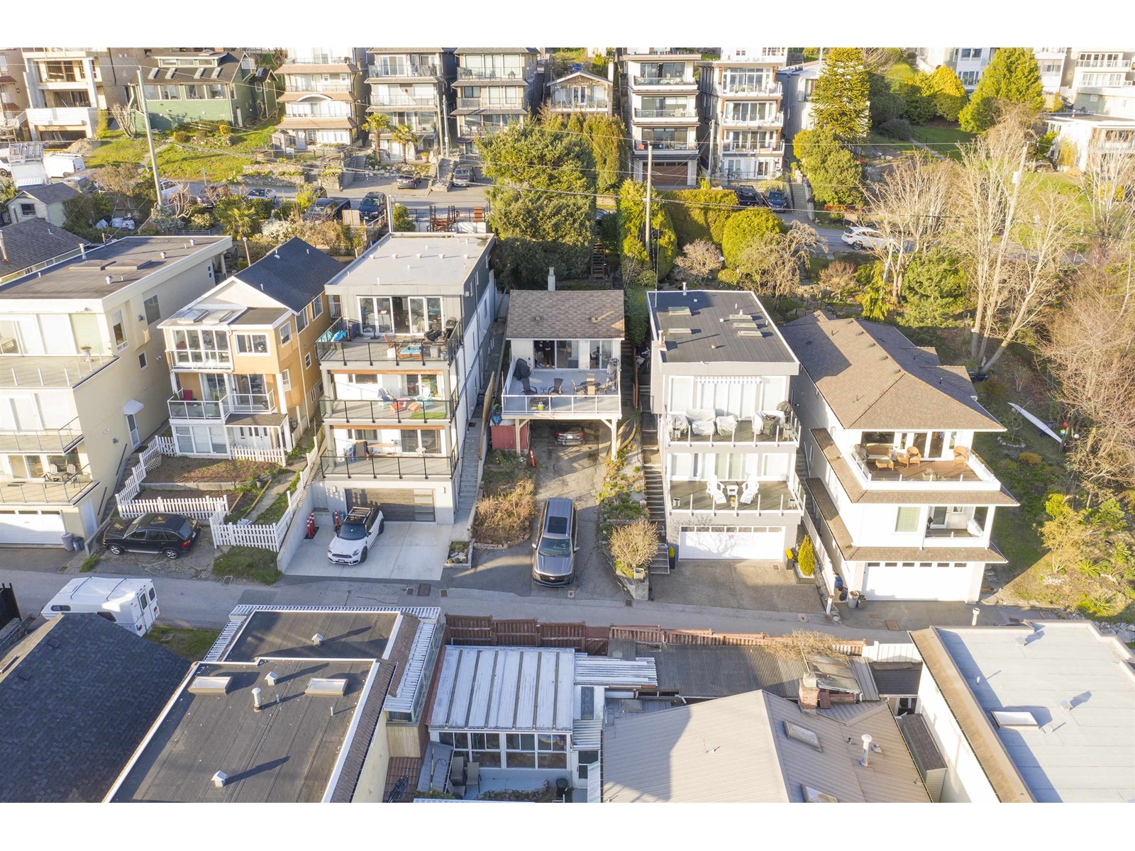 15316 VICTORIA AVENUE, White Rock real estate listing R2964088