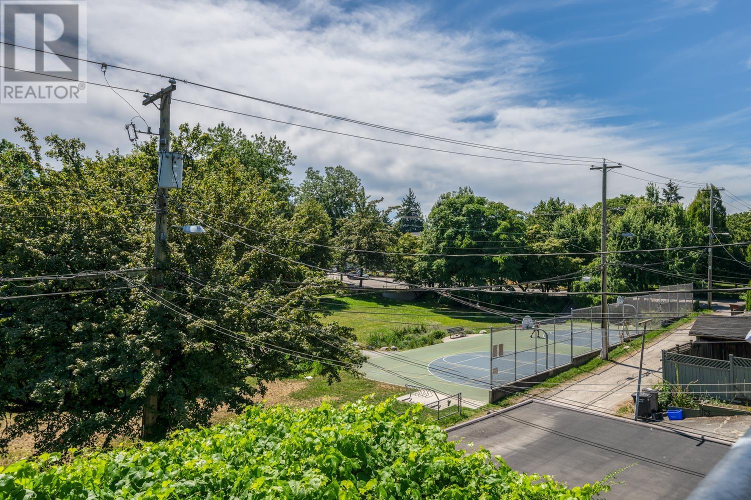 1342 E 10TH AVENUE, Vancouver