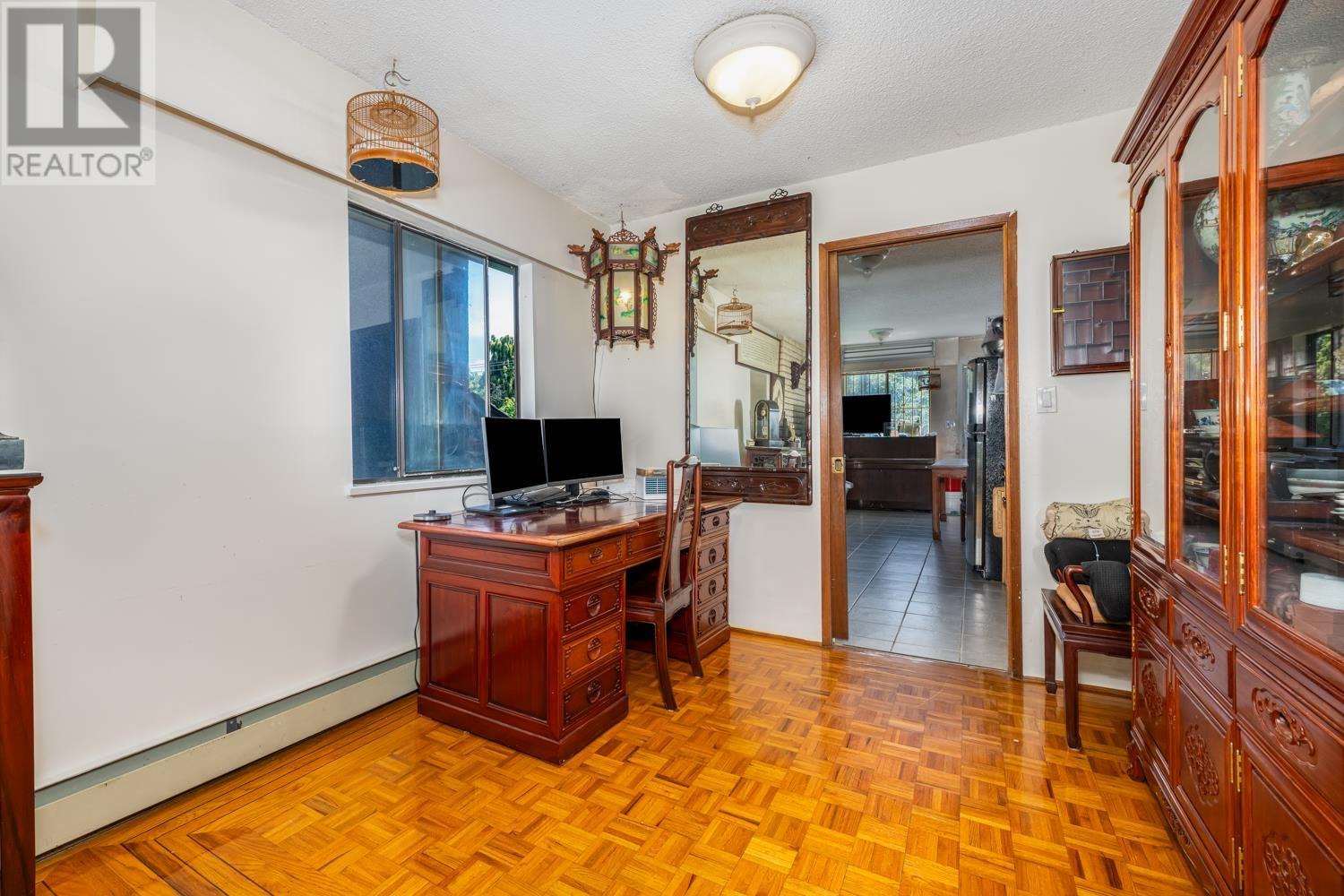 1342 E 10TH AVENUE, Vancouver
