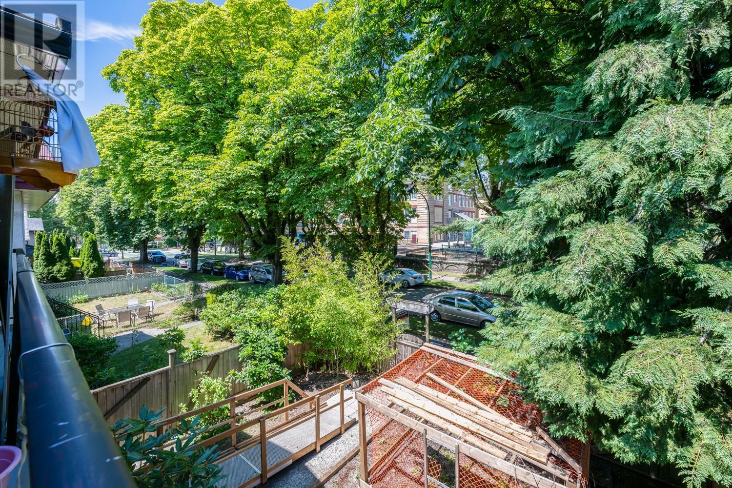 1342 E 10TH AVENUE, Vancouver