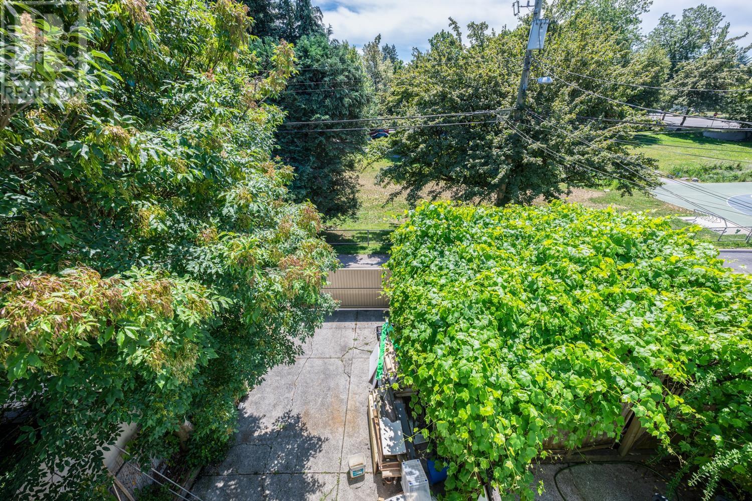 1342 E 10TH AVENUE, Vancouver