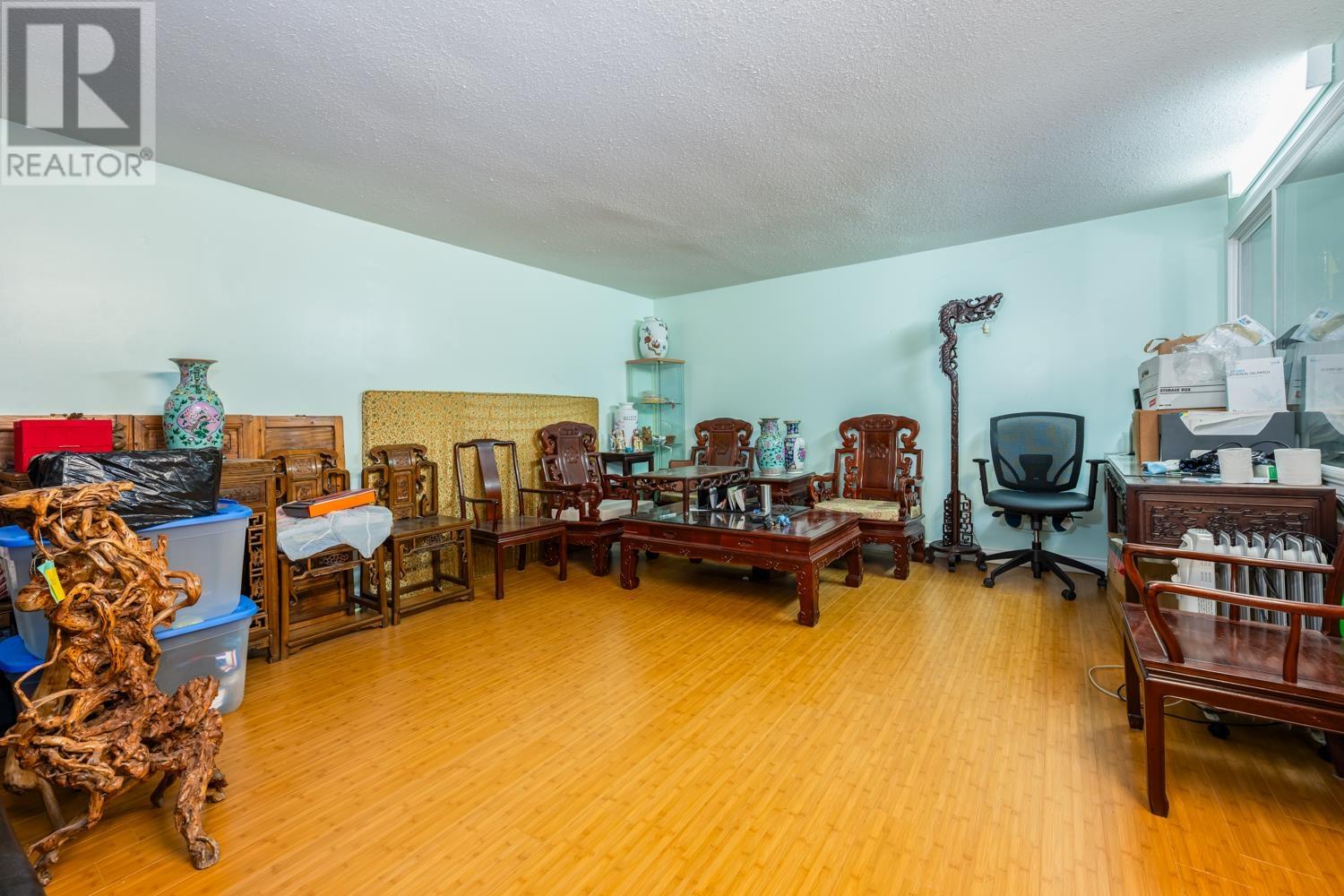 1342 E 10TH AVENUE, Vancouver