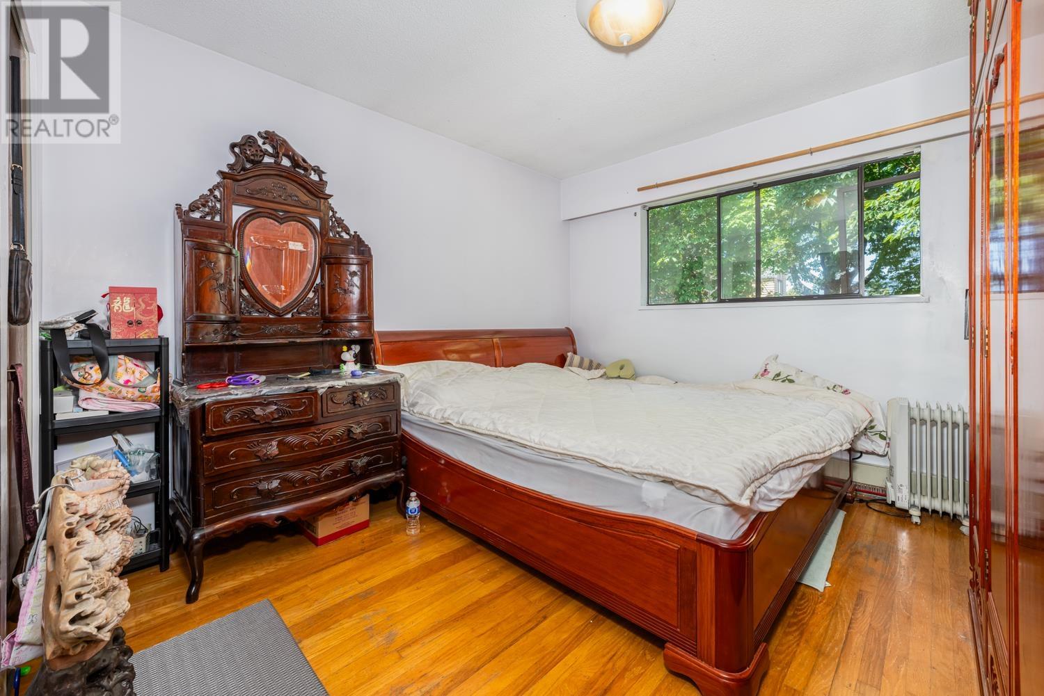 1342 E 10TH AVENUE, Vancouver
