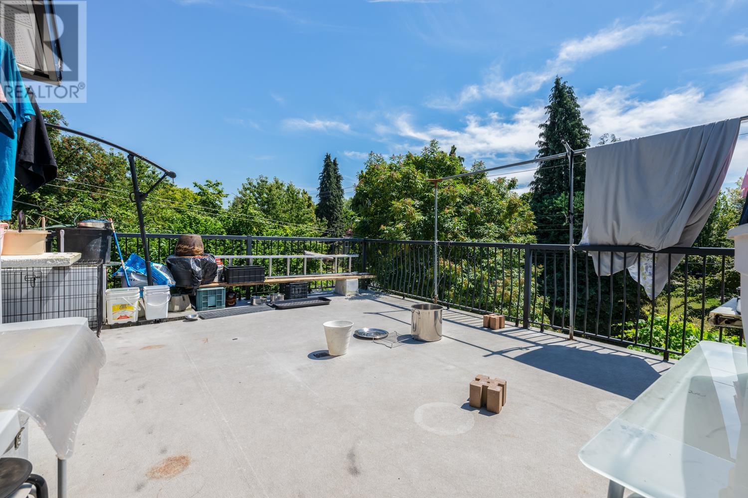 1342 E 10TH AVENUE, Vancouver
