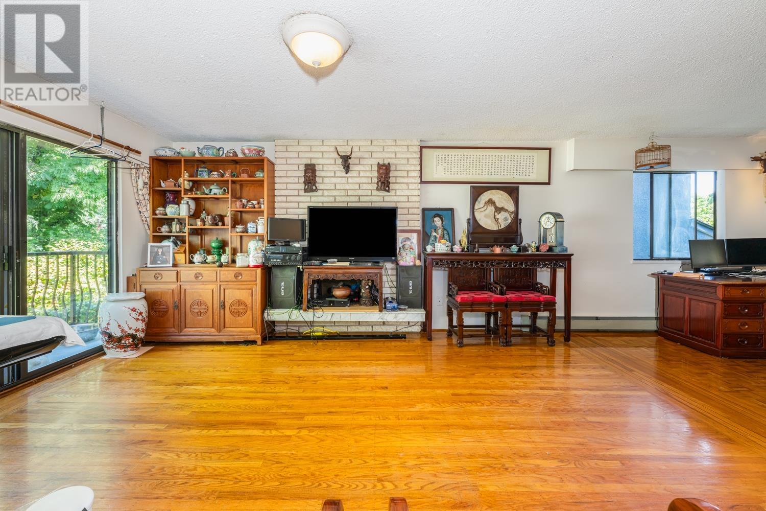 1342 E 10TH AVENUE, Vancouver