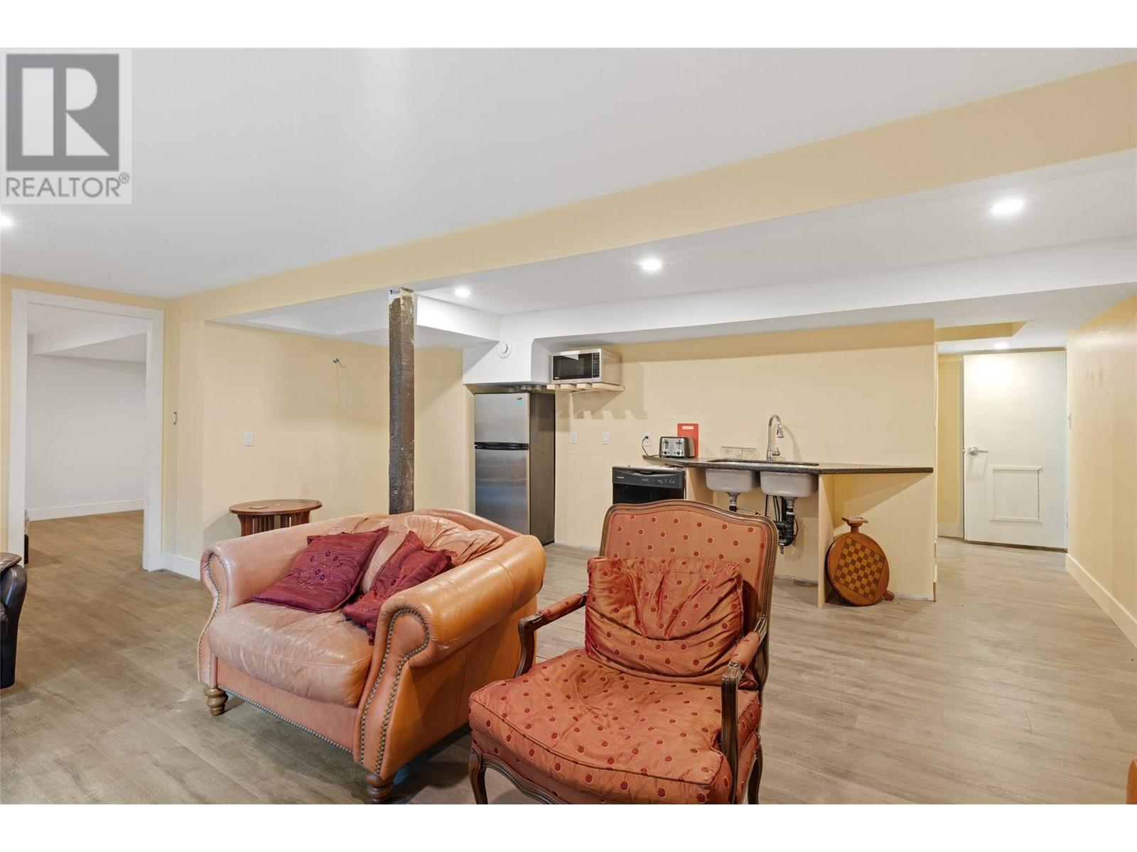 3299 McCulloch Road - 63