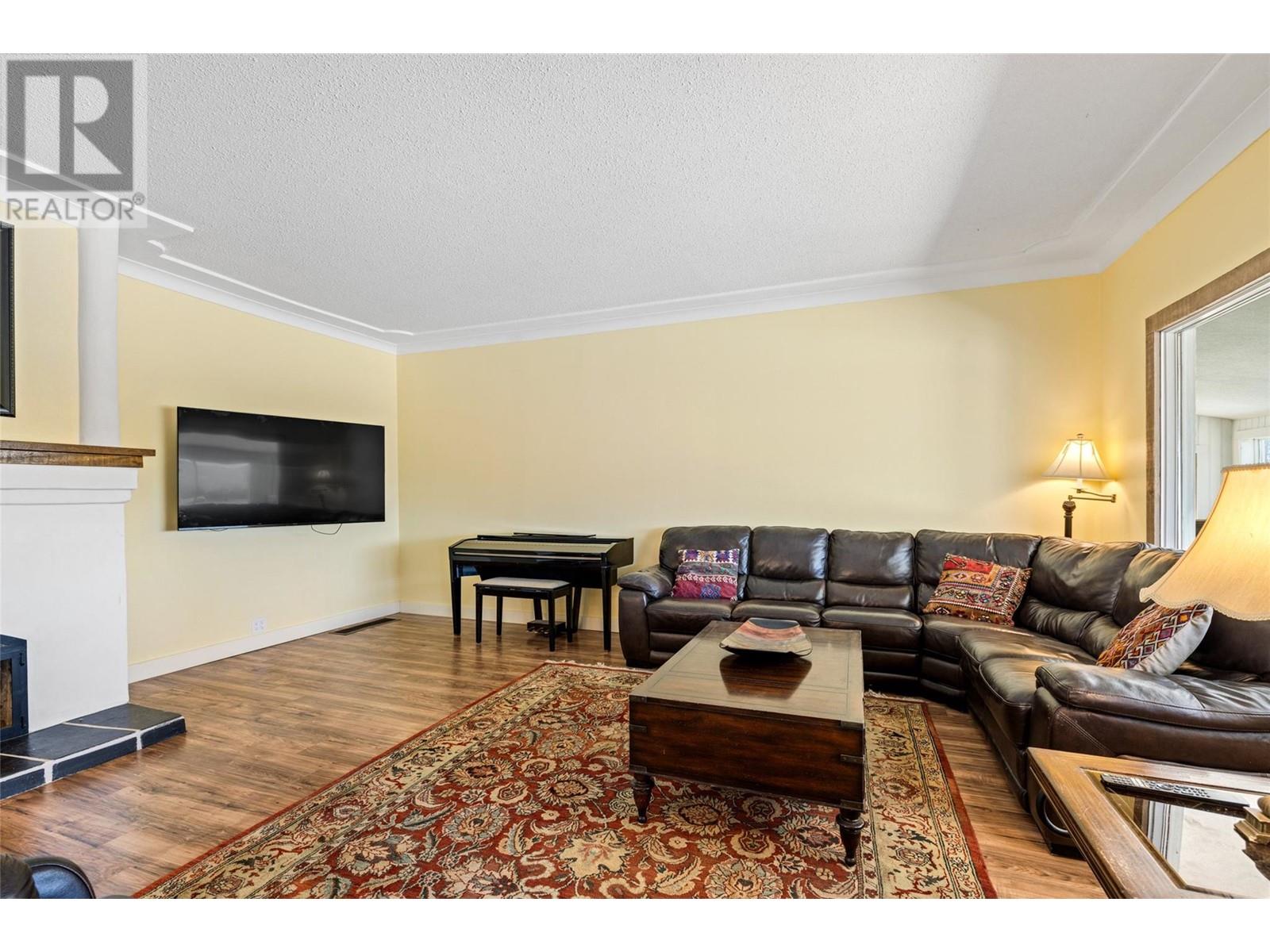 3299 McCulloch Road - 16