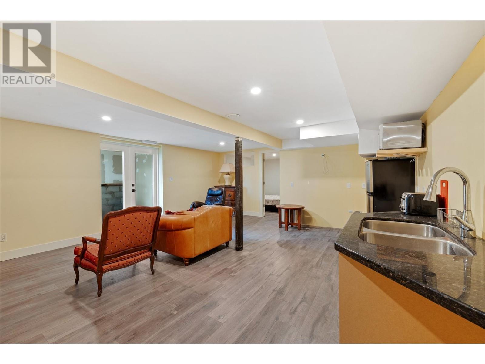 3299 McCulloch Road - 62