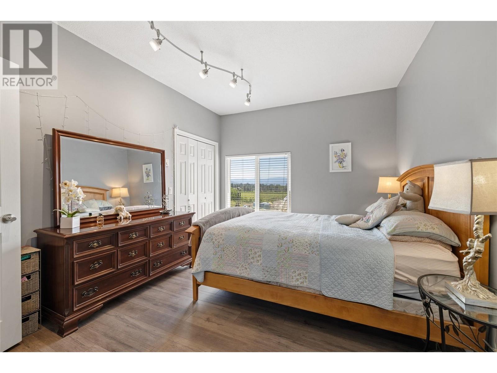 3299 McCulloch Road - 59