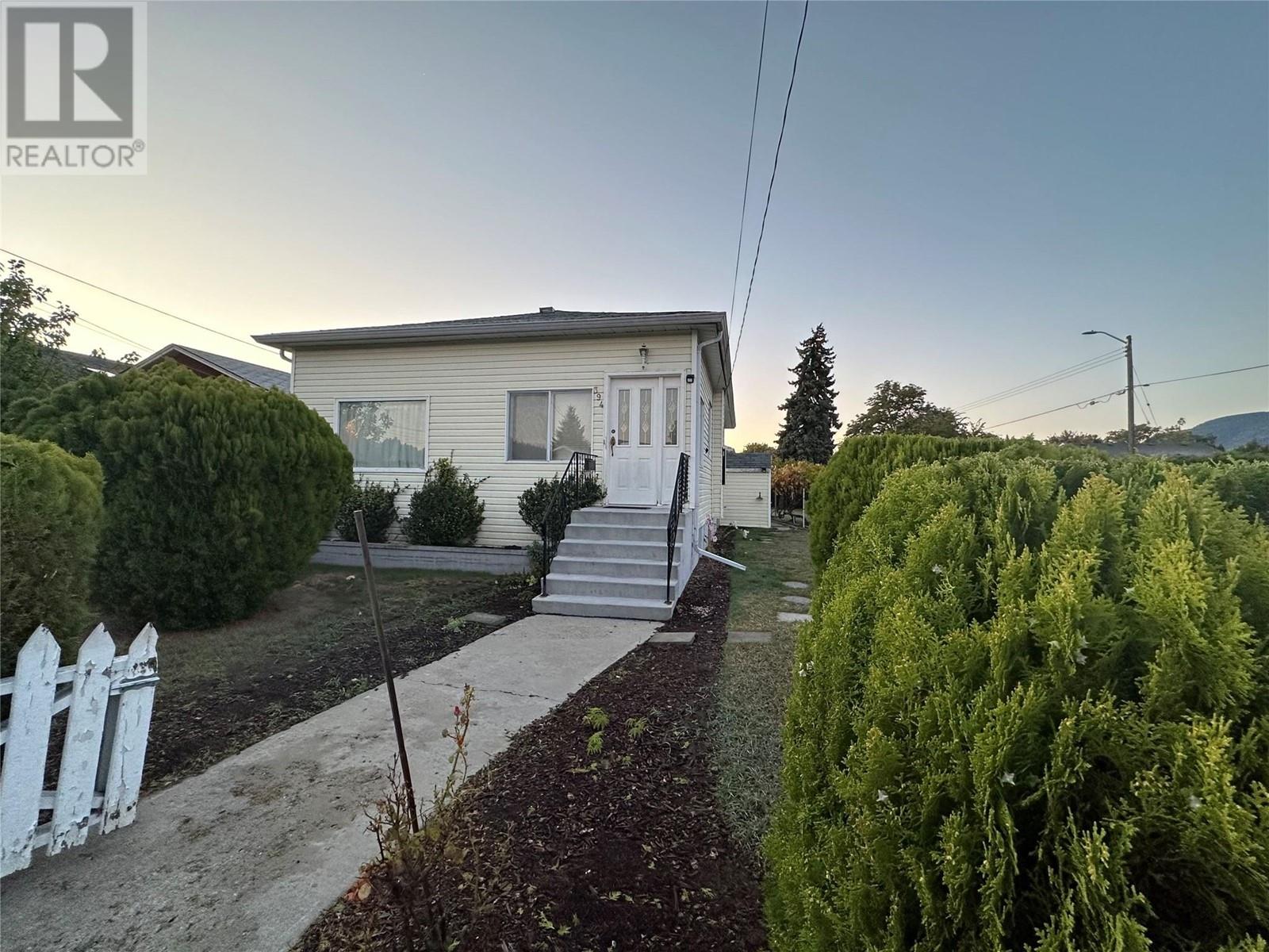 394 WADE Avenue West, Penticton