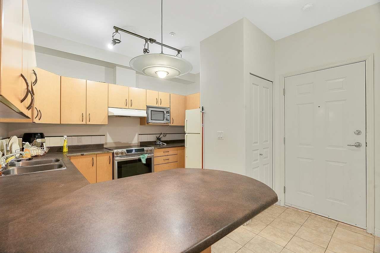 Photo 10 of 416 20200 56 Avenue, Langley BC