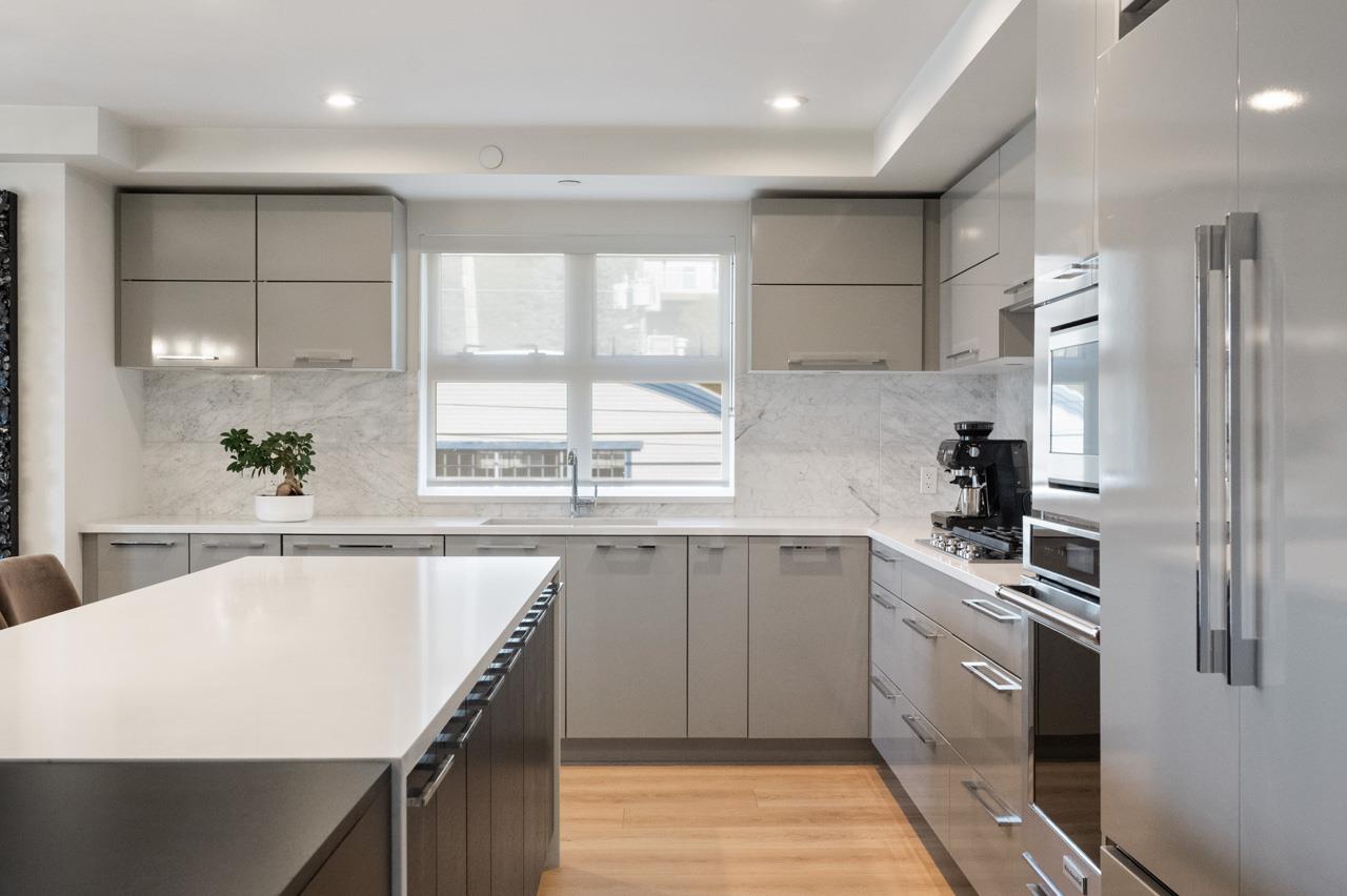 303 1160 OXFORD STREET, White Rock real estate listing R2950674