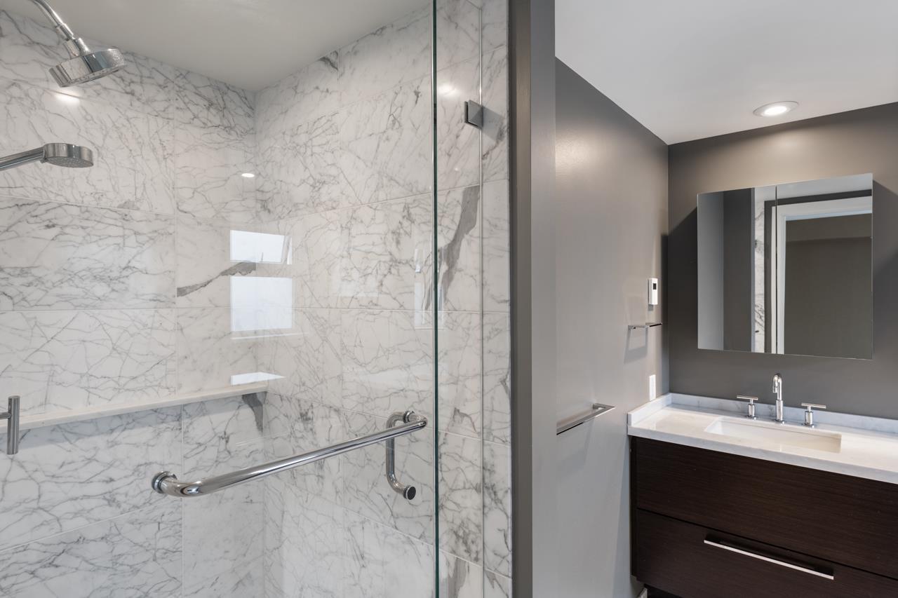 303 1160 OXFORD STREET, White Rock real estate listing R2950674