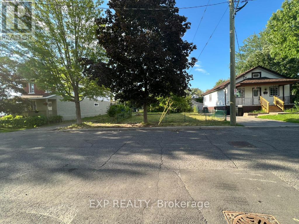 Photo 7 of 191 Heritage Maple Way, Ottawa ON