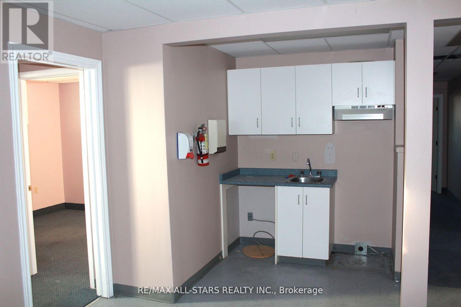 Photo 13 of 2 183 Simcoe Avenue, Georgina ON