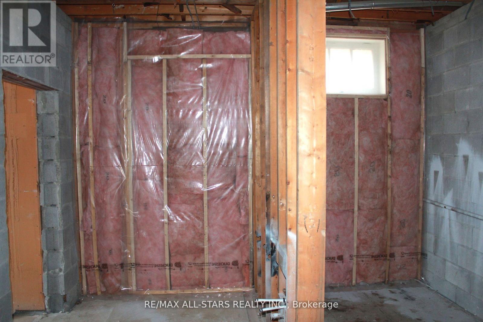 Photo 2 of 2 183 Simcoe Avenue, Georgina ON