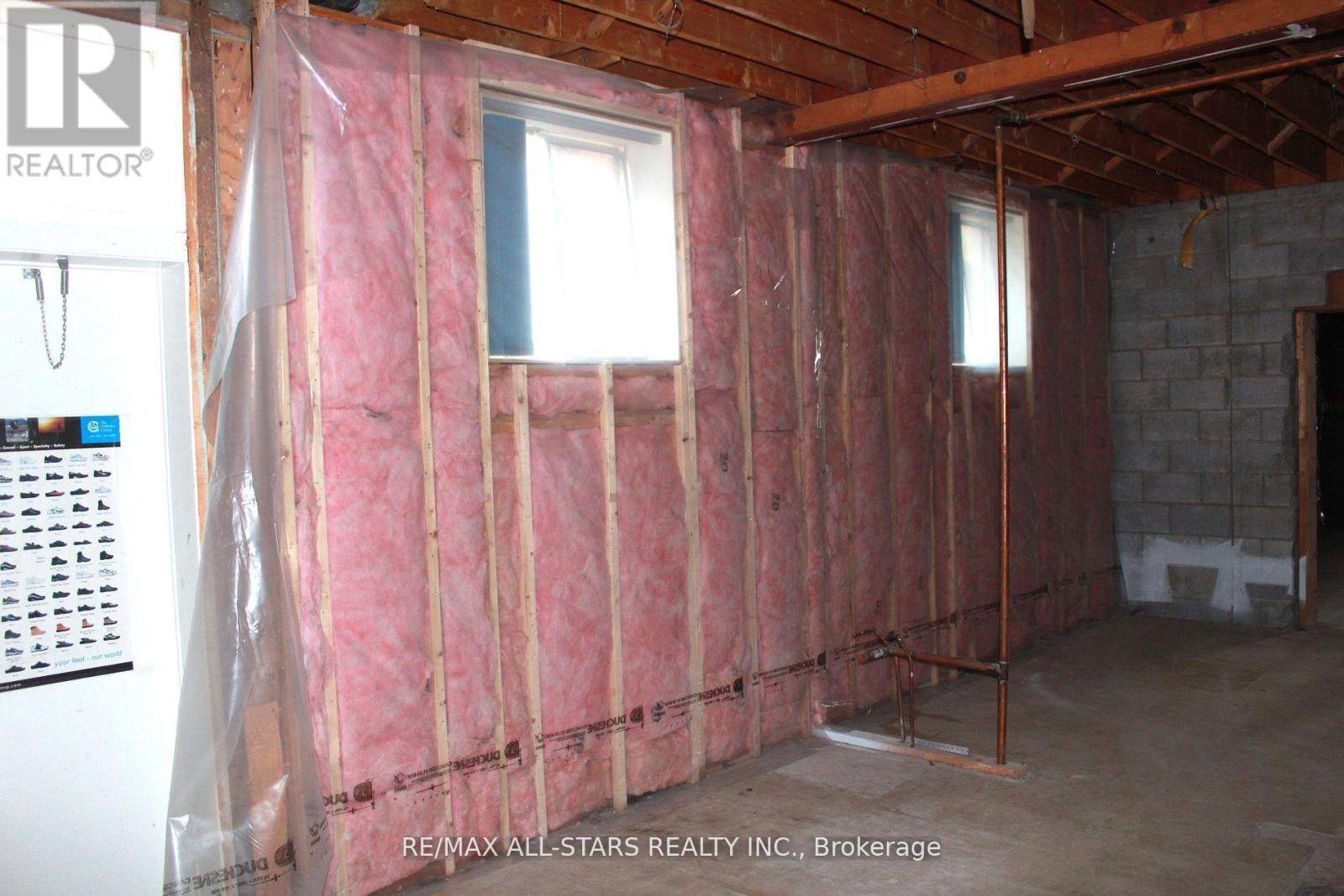 Photo 3 of 2 183 Simcoe Avenue, Georgina ON
