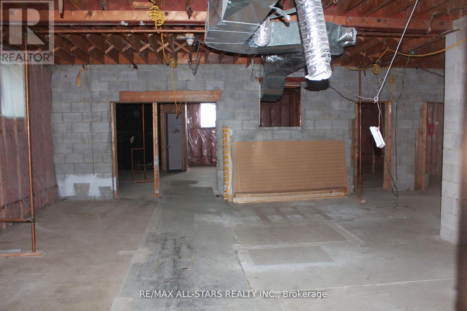 Photo 5 of 2 183 Simcoe Avenue, Georgina ON