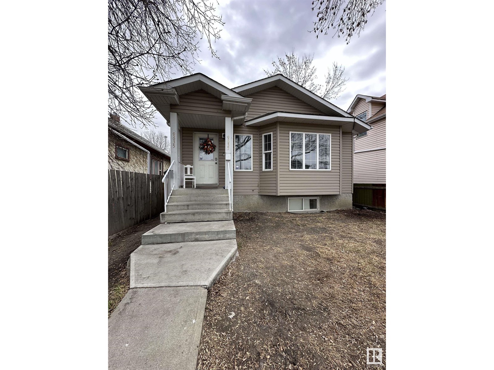 9637/9635 109A AV NW, Edmonton