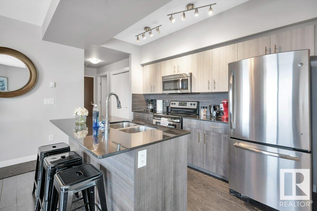 Photo 16 of 2107 10226 104 St Nw, Edmonton AB