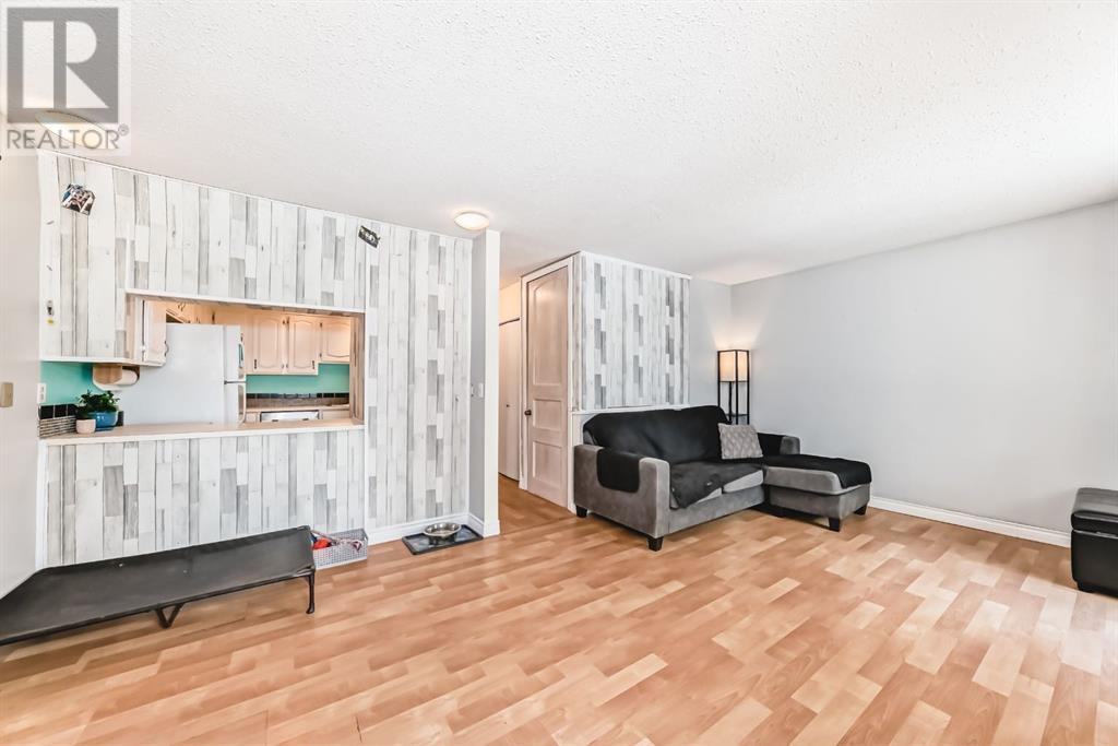 Single Family House Bi-level for Sale in  Bermondsey Place NW Beddington Heights Calgary 