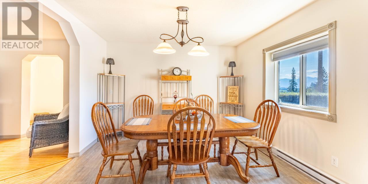 3706 3 Highway, Creston