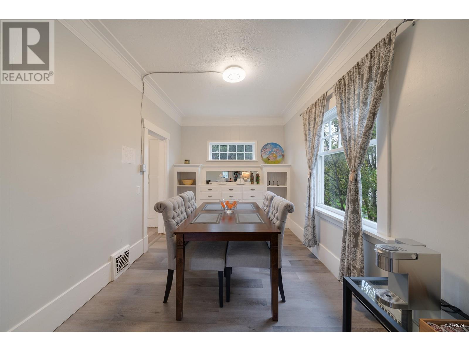 Photo 11 of 3425 W 8th Avenue, Vancouver BC