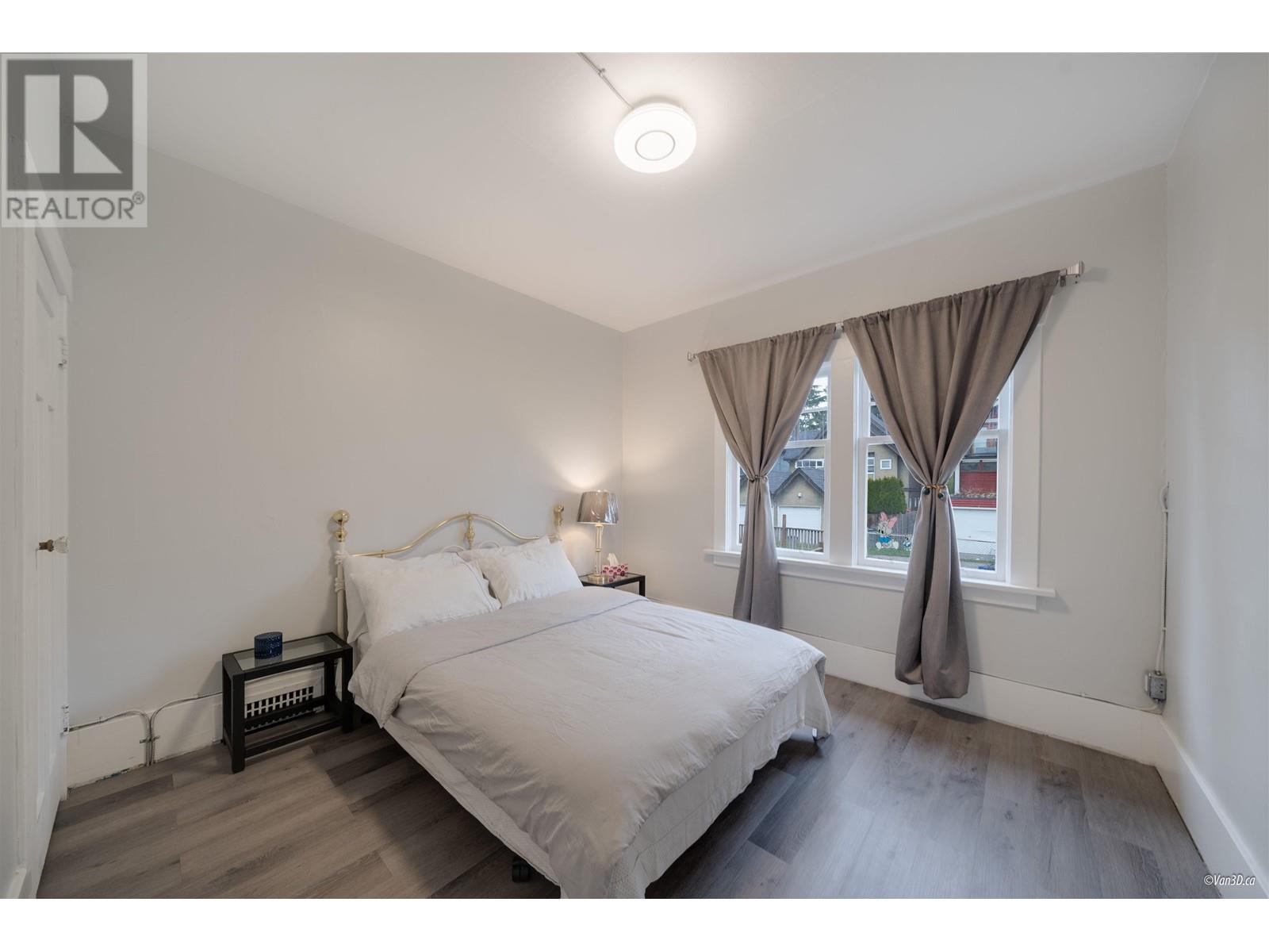 Photo 20 of 3425 W 8th Avenue, Vancouver BC